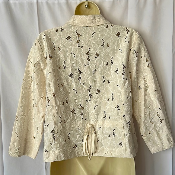 Cabi Ivory Floral Lace 3/4 Sleeves Jacket Size L - Picture 2 of 4